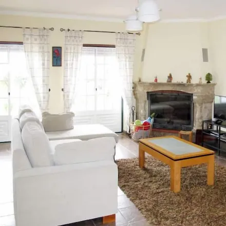 Rent this 3 bed house on Torres Vedras in Ramalhal, Lisbon