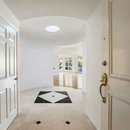 Image 3 - 109 North Almont Drive, Beverly Hills, CA 90211, USA - Condo for sale