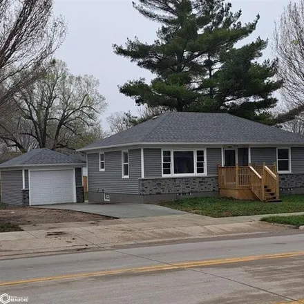 Buy this 3 bed house on Grant Elementary School in South Main Street, Albia
