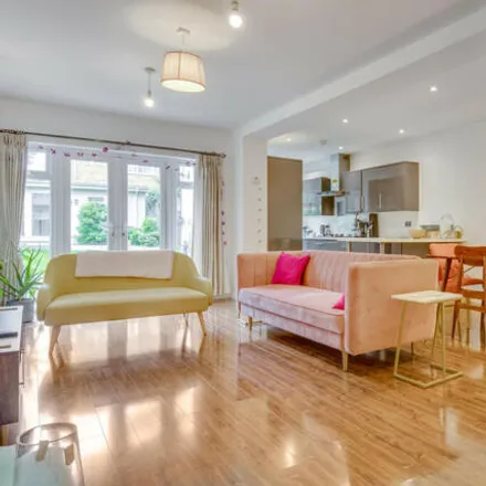 Buy this 3 bed apartment on Park Avenue in Dudden Hill, London