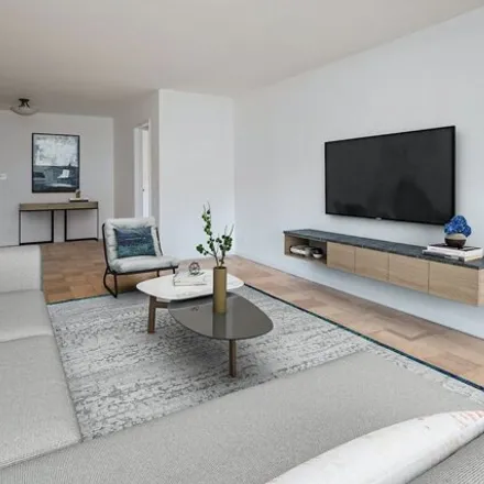 Image 2 - 110-11 Queens Boulevard, New York, NY 11375, USA - Apartment for sale