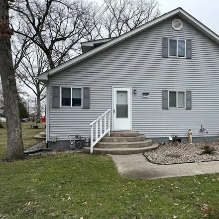 Buy this 6 bed house on 5455 SR 10 in Bass Lake, Starke County