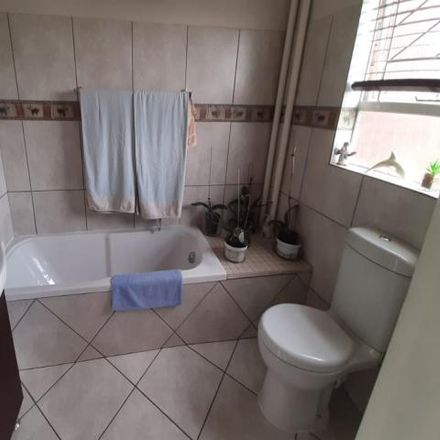Rent this 3 bed townhouse on Dragme Street in Strubens Valley, Roodepoort