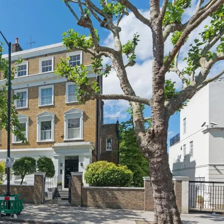 Rent this 3 bed apartment on 145 Hamilton Terrace in London, NW8 9QS