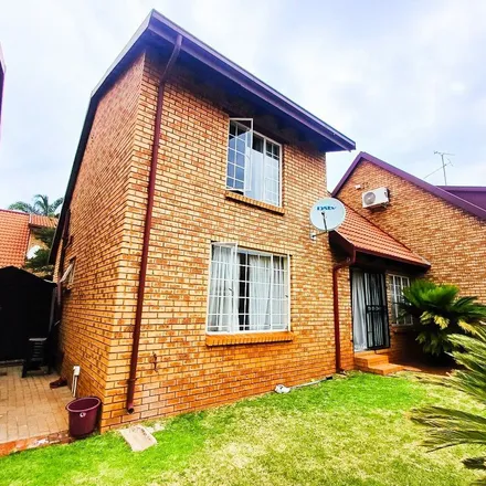 Image 4 - Tamboti Road, Hennopspark, Centurion, 0014, South Africa - Townhouse for rent