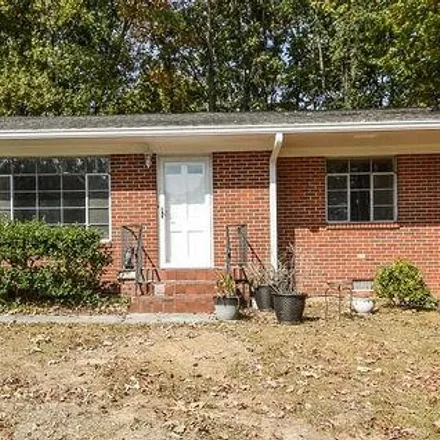 Buy this 3 bed house on 2403 Walnut Drive in Cleveland, TN 37311