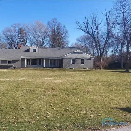 Buy this 6 bed house on 145 Rockledge Drive in Wood County, OH 43551