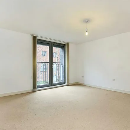 Image 1 - King Edward Bridge East Junction, Worsdell Drive, Gateshead, NE8 2DA, United Kingdom - Apartment for rent