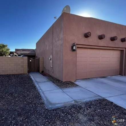 Image 2 - 33rd Road, Yuma, AZ 85365, USA - House for sale