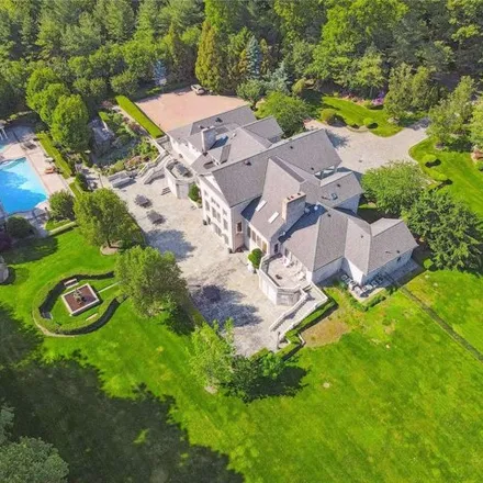 Buy this 7 bed house on 14 Danton Lane North in Locust Valley, Oyster Bay