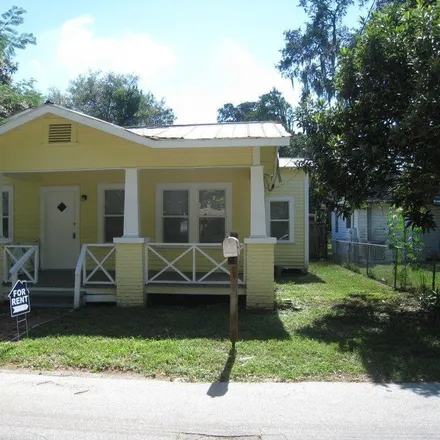 Buy this 2 bed house on 216 Clinton Court in Tampa, FL 33603