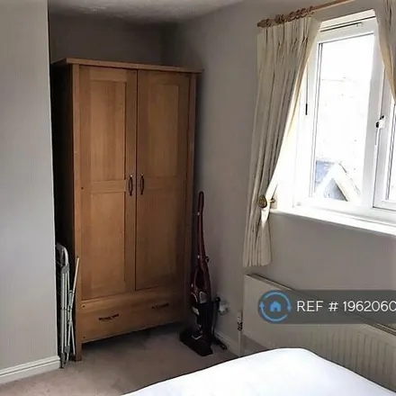 Image 7 - Swan Walk, Lower Halliford, TW17 8LY, United Kingdom - House for rent