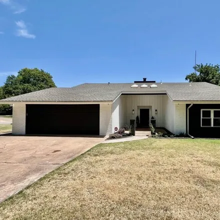 Buy this 3 bed house on 1313 Nottingham Rd in Enid, Oklahoma