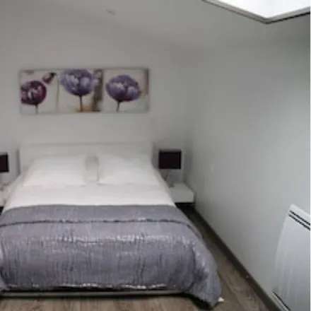 Rent this 2 bed apartment on Équihen-Plage in Place Albert Bécard, 62224 Équihen-Plage