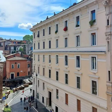 Image 2 - Sant’Ambrogio della Massima, Via di Sant'Angelo in Pescheria, 00186 Rome RM, Italy - Apartment for rent