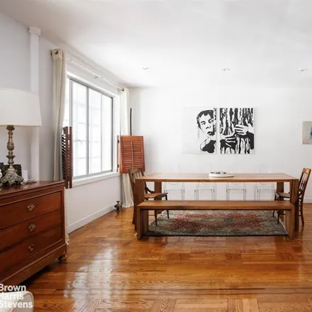 Image 4 - 135 EAST 39TH STREET 1CD in Murray Hill Kips Bay - Apartment for sale