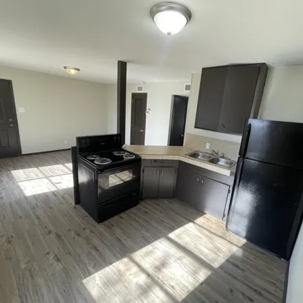 Image 6 - 4167 Cedar Avenue, Laredo, TX 78041, USA - Apartment for rent