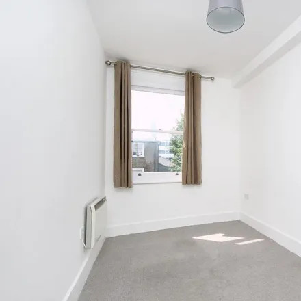 Image 4 - The University of West London, The Park, London, W5 5NF, United Kingdom - Apartment for rent
