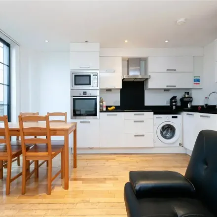 Image 7 - York Way, London, N7 9LG, United Kingdom - Apartment for rent