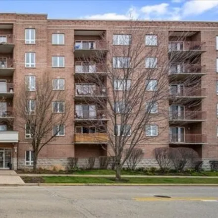 Buy this 2 bed condo on 1454 Perry Street in Des Plaines, IL 60016