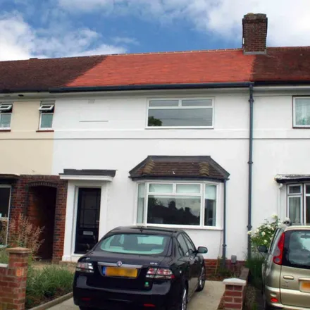 Rent this 4 bed apartment on 33 Wolsey Road in Oxford, OX2 7SZ