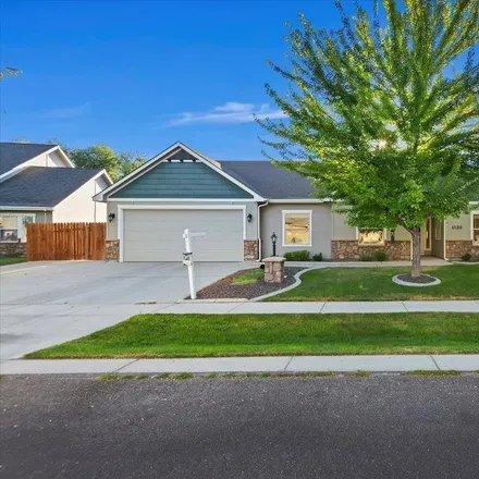 Image 2 - 1120 South Whitewater Drive, Nampa, ID 83686, USA - House for sale