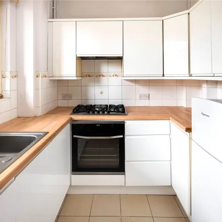 Rent this 2 bed apartment on Poole Street in De Beauvoir Town, London