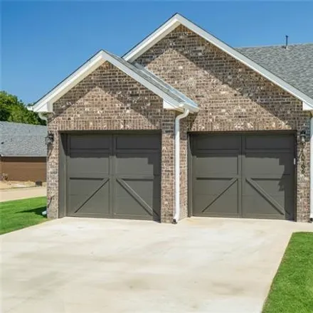 Rent this 3 bed townhouse on 10737 Douglas Circle in Jenks, OK 74037
