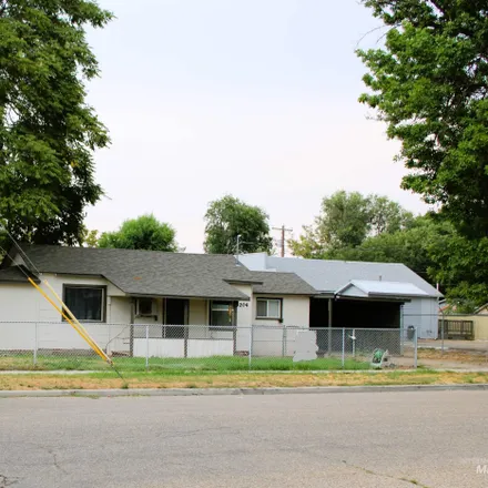Buy this 2 bed house on 218 16th Avenue North in Nampa, ID 83687