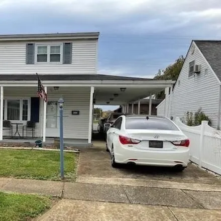 Buy this 4 bed house on 420 Hillside Avenue in Waverly, OH 45690