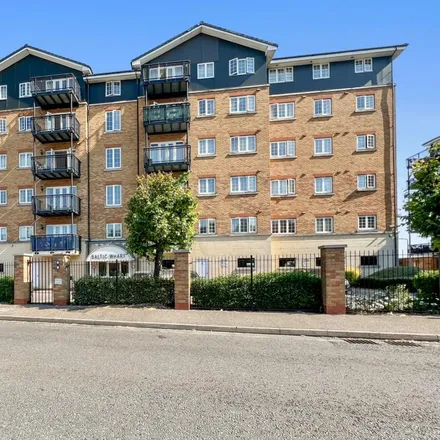 Rent this 2 bed apartment on Clifton Marine Parade in Gravesend, DA11 0DH