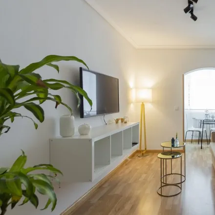 Rent this 2 bed apartment on Madrid in Calle de Alagón, 11