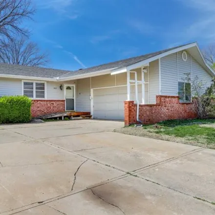 Buy this 3 bed house on 923 Beaver Trail Road in Derby, KS 67037