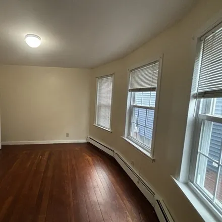 Image 7 - 24 Glendale Avenue, Somerville, MA 02140, USA - House for rent