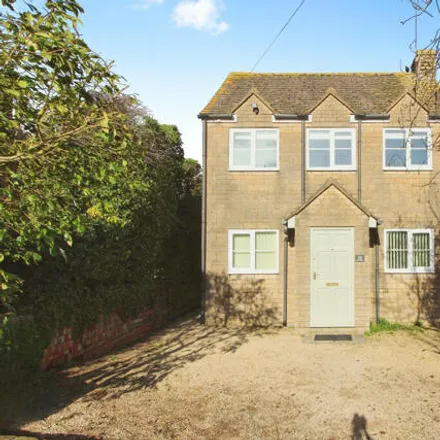 Rent this 4 bed house on Cricklade Manor Preparatory School in Calcutt Street, Cricklade