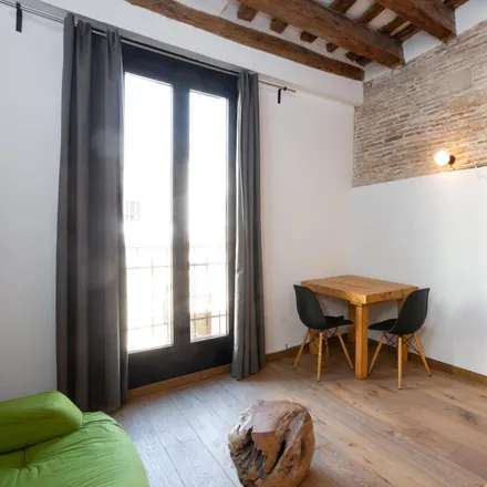 Image 3 - Carrer de l'Argenteria, 66, 08003 Barcelona, Spain - Apartment for rent