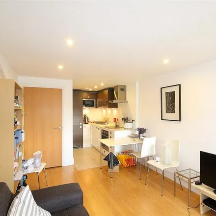 Rent this 1 bed apartment on Shepherdess Walk in London, N1 7JL