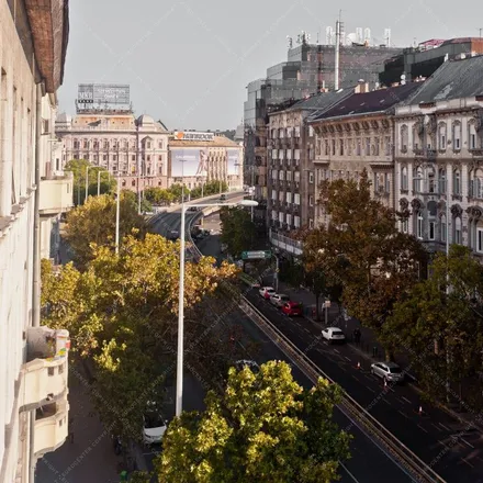 Image 7 - Cziráky-udvar, Budapest, Erzsébet tér, 1051, Hungary - Apartment for rent