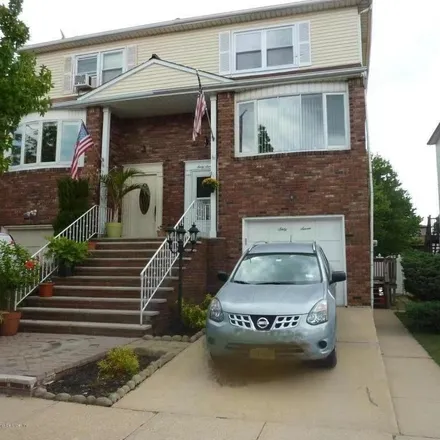 Buy this 4 bed townhouse on 48 Willowwood Lane in New York, NY 10308