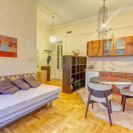 Image 4 - Budapest, Zoltán utca 11, 1054, Hungary - Apartment for rent