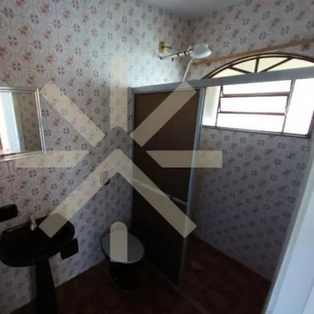 Buy this 2 bed house on Rua Pará in Jardim Pacaembu, São Carlos - SP