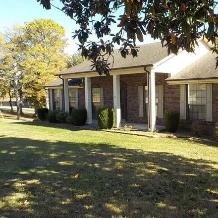 Buy this 4 bed house on 308 White Oak Street in Hartsville, TN 37074