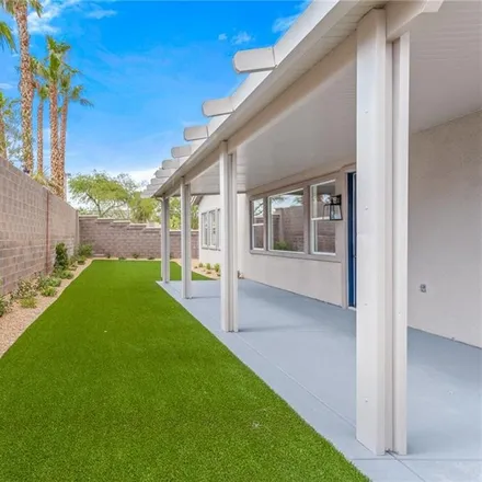Image 4 - 3301 Garden Shower Place, Summerlin South, NV 89135, USA - House for sale