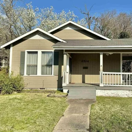 Buy this 2 bed house on 2560 Walnut Street in Texarkana, TX 75503