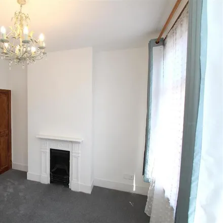 Image 7 - North Road Avenue, Brentwood, CM14 4XN, United Kingdom - House for rent