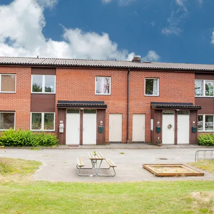 Rent this 3 bed apartment on Hallonvägen in 474 32 Ellös, Sweden