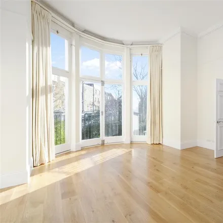 Rent this 4 bed apartment on 10 Belsize Grove in London, NW3 4JP