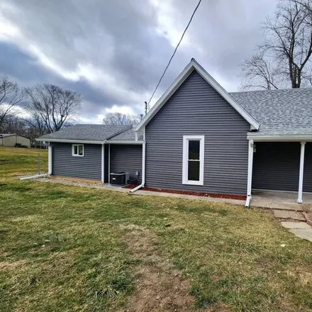 Buy this 2 bed house on 698 West Harrison Street in Veedersburg, Fountain County