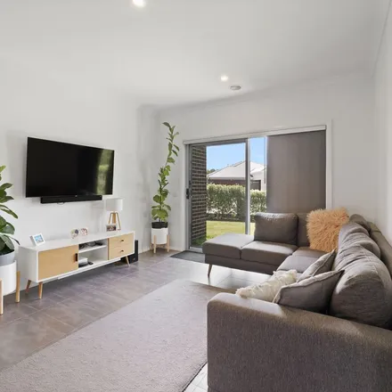 Rent this 4 bed apartment on Maple Circuit in Wangaratta VIC 3677, Australia