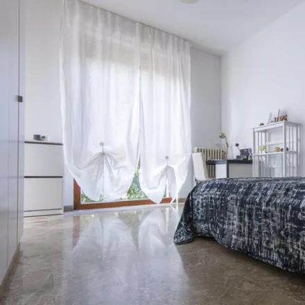 Rent this 5 bed room on Poste Italiane in Viale San Gimignano 10, 20146 Milan MI